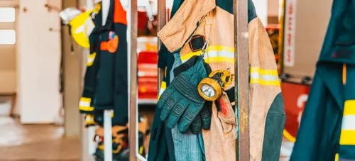 ODZIEŻ SPECJALNA JAKO ŚRODEK OCHRONY INDYWIDUALNEJ