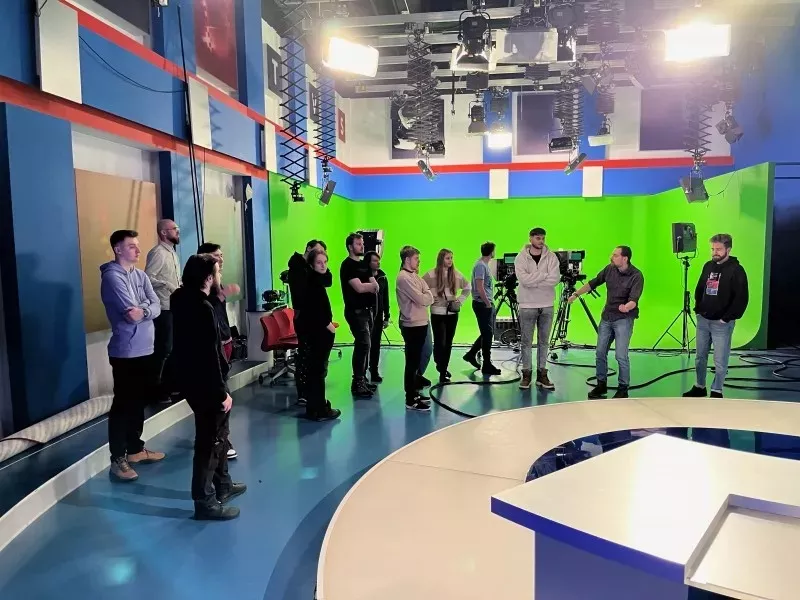 STUDENCI AKADEMII ŚLĄSKIEJ ODKRYWAJĄ SEKRETY TELEWIZJI TVS